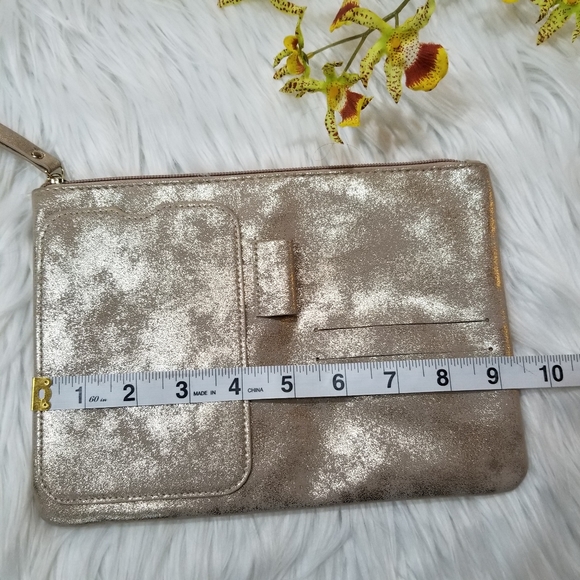 Gold Makeup Cosmetic Bag, With Zipper Closure, Pockets on the front. - Picture 11 of 13